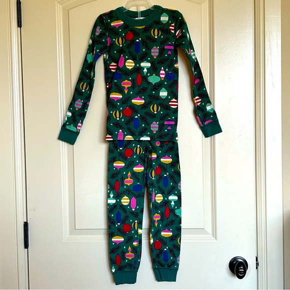 6-7 Hanna Andersson Delightful Decorations Pajama Set - Picture 1 of 7